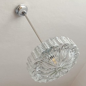 Efektowna lampa vintage z kloszem z grubego szkła