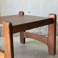 brutalistyczny-stolik-z-litego-drewna-czechoslowacja-design-lata-80-006.jpg