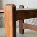 brutalistyczny-stolik-z-litego-drewna-czechoslowacja-design-lata-80-007.jpg