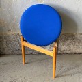 tapicerowany-stolek-na-trojnogu-skandynawski-design-lata-70-005.jpg