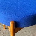 tapicerowany-stolek-na-trojnogu-skandynawski-design-lata-70-007.jpg