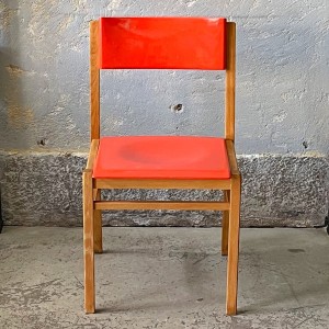 Czerwone modernistyczne  krzesło  Czechosłowacja  lata 70. 