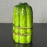 Ceramiczna solniczka w kształcie szparagów