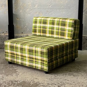 Zielony fotel rozkładany, sofa jednoosobowa lata 70.