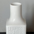 bialy-porcelanowy-wazon-vintage-w-geometryczny-wzor-design-lata-60-003.jpg