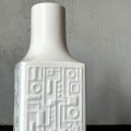 bialy-porcelanowy-wazon-vintage-w-geometryczny-wzor-design-lata-60-008.jpg