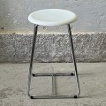stolek-z-tworzywa-i-chromu-smedbo-werzalit-design-004.jpg