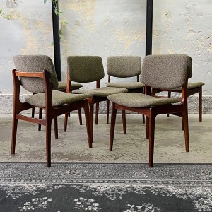 Krzesła z drewna egzotycznego  komplet 6 szt. 