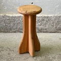 drewniany-stolek-taboret-brutalistyczny-vintage-design-001.jpg