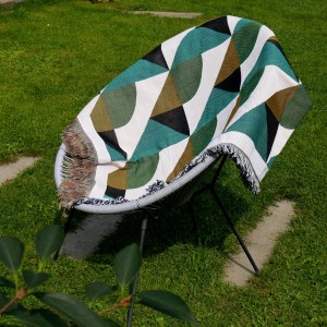 Narzuta dwustronna w geometryczne wzory 160 x 220 cm