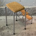 tapicerowany-stolek-z-drabinka-ze-schodkami-chrom-bauhaus-design-lata-70-80-008.jpg