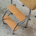 tapicerowany-stolek-z-drabinka-ze-schodkami-chrom-bauhaus-design-lata-70-80-017.jpg