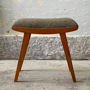 Stołek podnóżek vintage w zielonej bukli