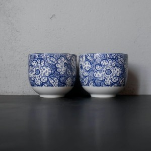 Filiżanka ceramiczna w granatowy wzór kwiatowy 150 ml    